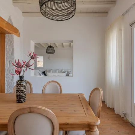 Ryakia Villa, 5 Min Away From Villa *