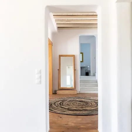 Ryakia Villa, 5 Min Away From Villa Super Paradise Beach (Mykonos)